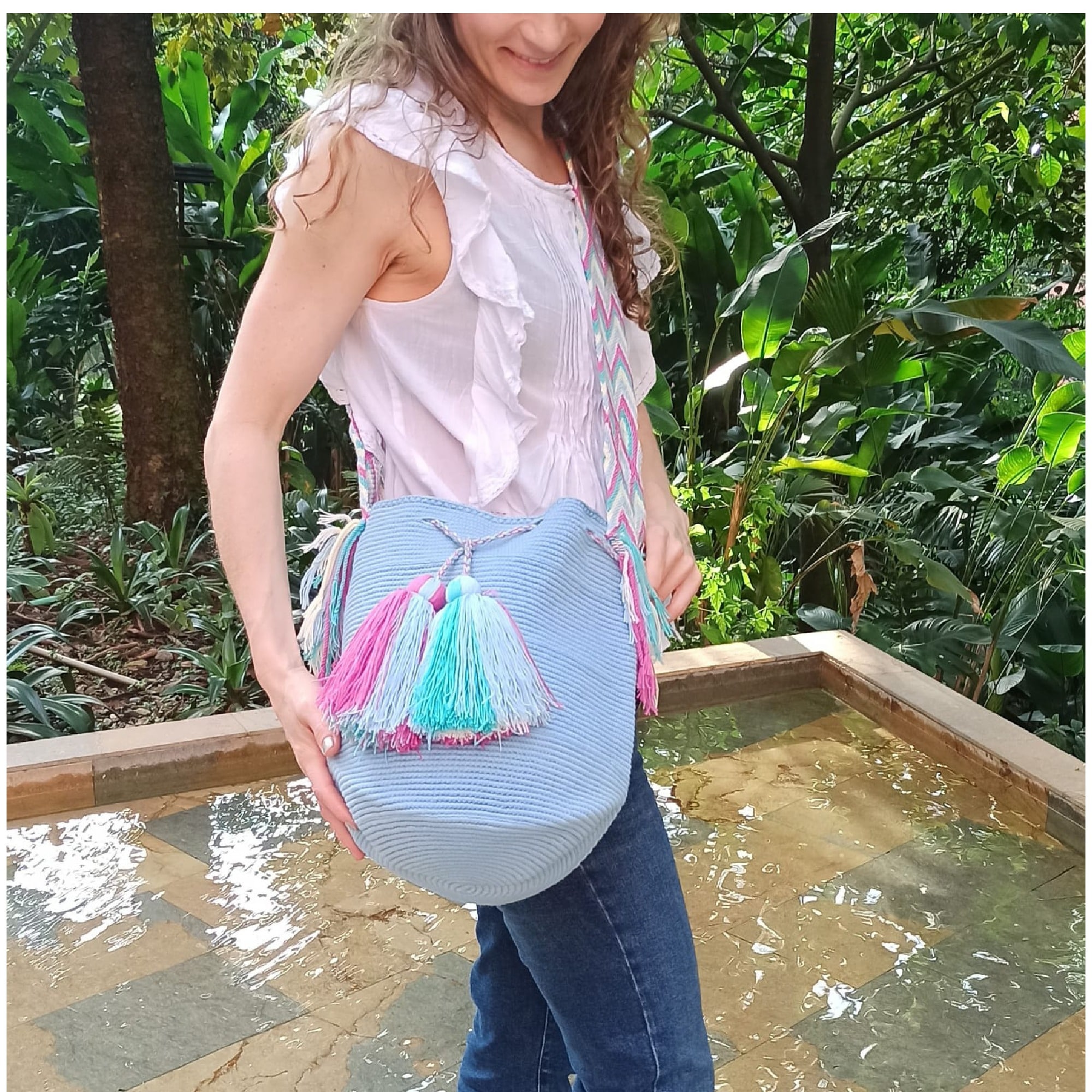 Handmade mochila blue Wayuu bag display picture 3