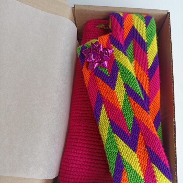 Mochila wayuu fucsia. Handmade Large Wayuu bag, Colombian mochila wayuu. - Image 7