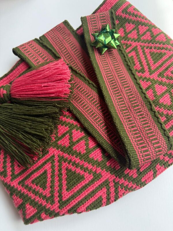 Handmade Large Wayuu bag, Colombian mochila wayuu. Ancient and precious piece of art made by indigenous. Exclusive and unique design. Shoulder or crossbody crocheted bag. Gift ready! - Image 9