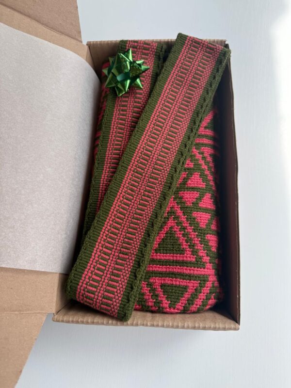 Handmade Large Wayuu bag, Colombian mochila wayuu. Ancient and precious piece of art made by indigenous. Exclusive and unique design. Shoulder or crossbody crocheted bag. Gift ready! - Image 10