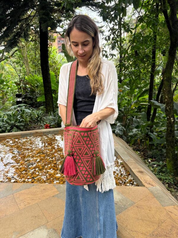 Handmade Large Wayuu bag, Colombian mochila wayuu. Ancient and precious piece of art made by indigenous. Exclusive and unique design. Shoulder or crossbody crocheted bag. Gift ready! - Image 6