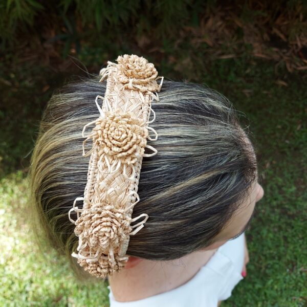 Handwoven iraca flowers headpiece - Image 4