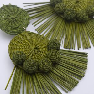 Handmade iraca earrings - Queen