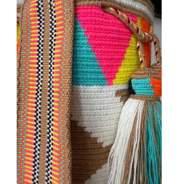 Handmade Large Wayuu bag, Colombian mochila wayuu. Ancient and precious piece of art made by indigenous. Exclusive and unique design. Shoulder or crossbody crocheted bag. Gift ready! - Image 3